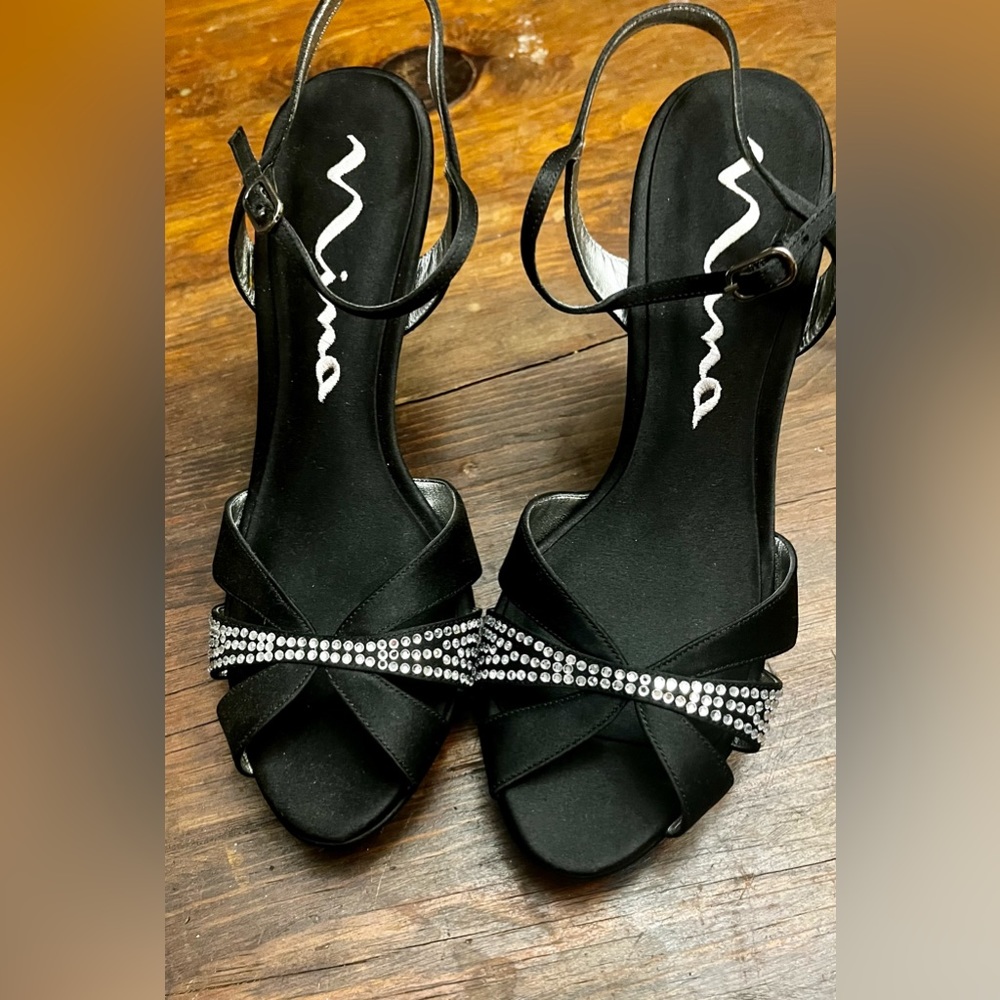 Women’s size 9.5 NINA black strappy heels